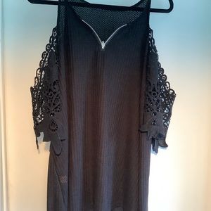 NWOT Gorgeous Black tunic cold shoulder, lace sleeves Plus size 2X